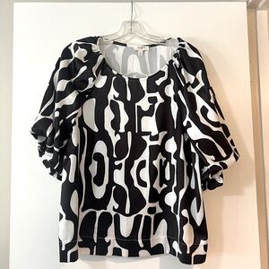 Ladies Black & White Novelty Top in M